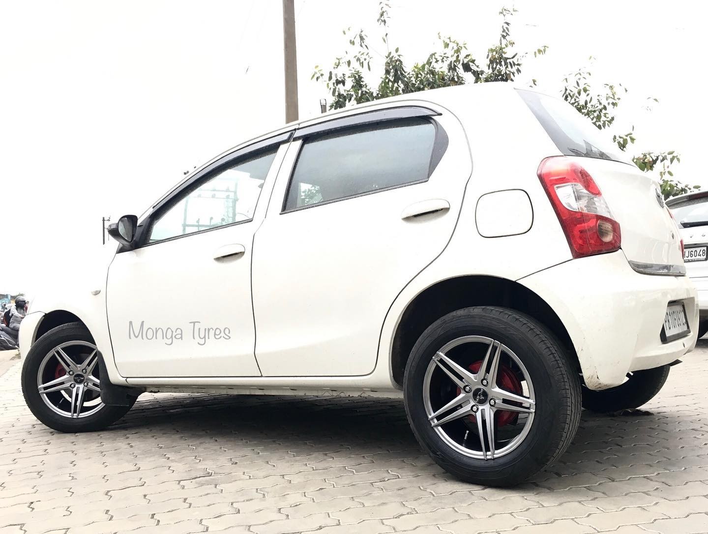 Toyota etios deals alloy wheels